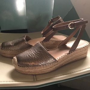 Bronze flat form espadrille
